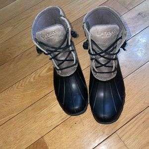 Sherry rain boots size 7.5